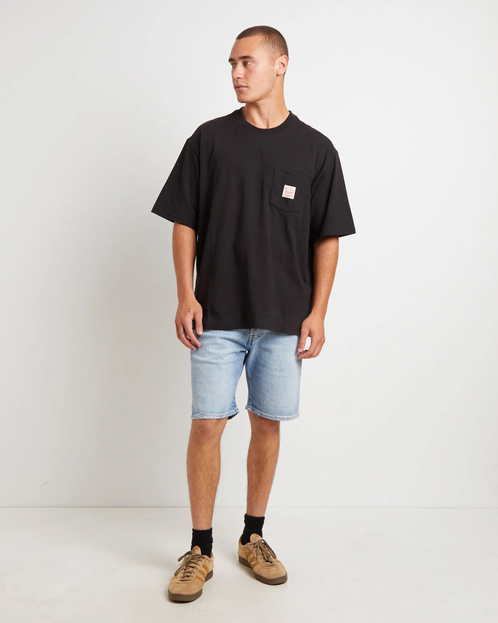 Levis Short Sleeve Workwear T-Shirt in Meteorite Black