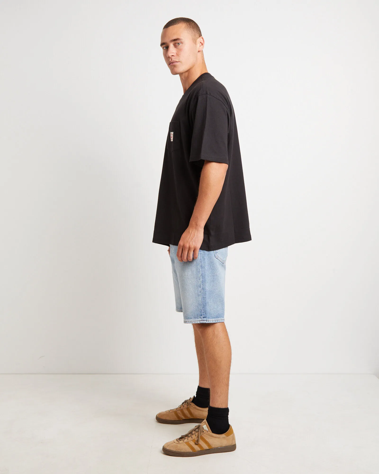 Levis Short Sleeve Workwear T-Shirt in Meteorite Black